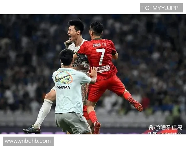 中超焦点战广州队迎战河南队全力争胜展现球队实力与斗志 中超焦点战广州队迎战河南队全力争胜展现球队实力与斗志