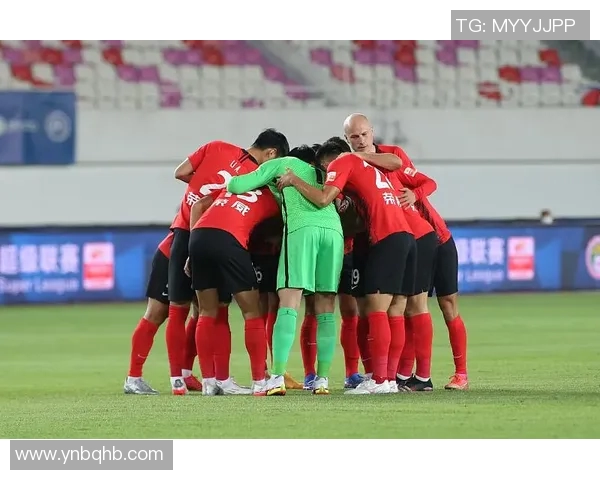 赛后分析：上海篮球队与重庆篮球队的比赛节奏与战术对比探讨